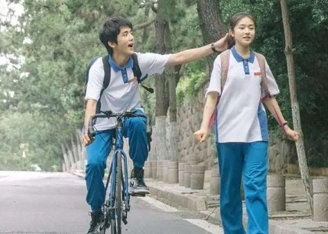学校恋爱
