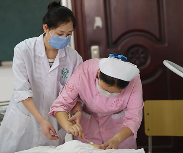 重庆哪个学校有口腔医学专业、口腔医学医学专业招生条件