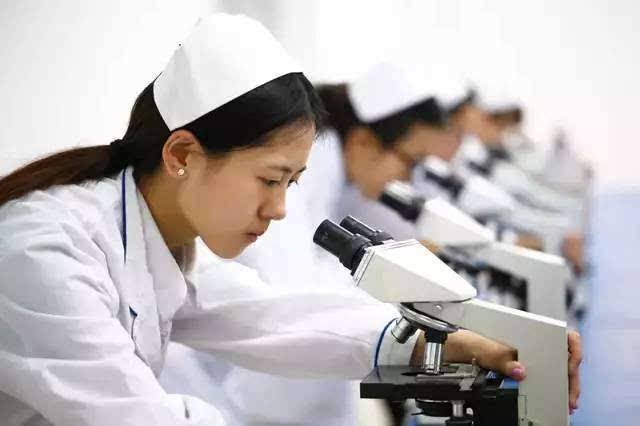2020年重庆卫校学什么专业有前途