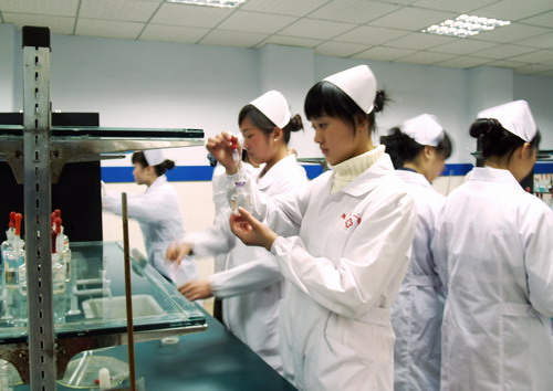 重庆市护士学校2020年学费是多少钱