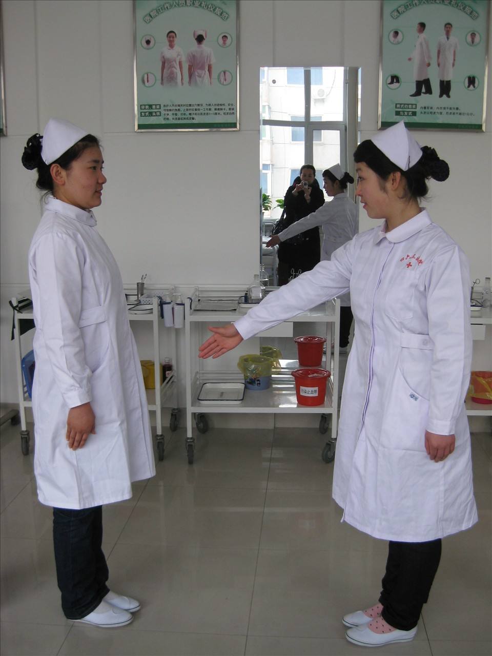 2020年女生学卫校好吗