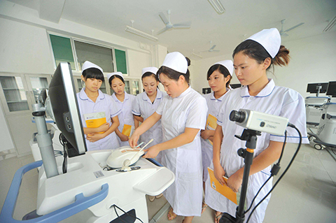 重庆初中生读卫生学校有发展前途吗？