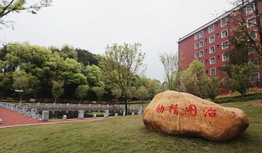 萍乡市卫生学校寝室环境、宿舍图片