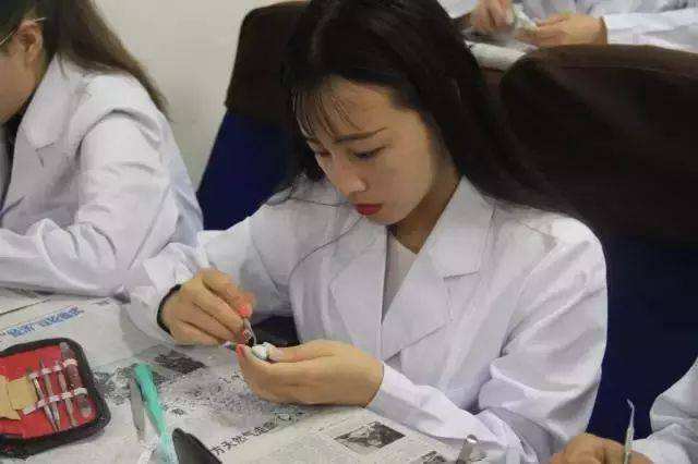 2020年重庆卫校什么专业有前途