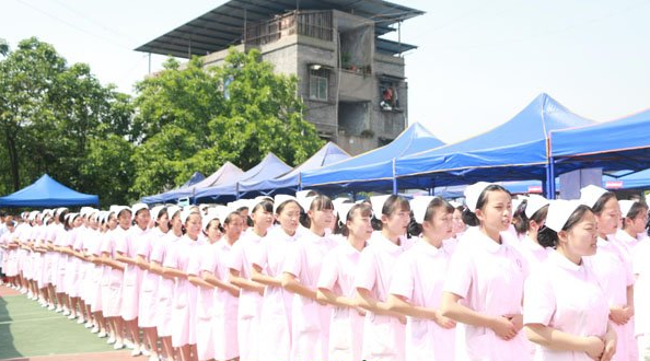 女生读重庆卫校学什么专业好