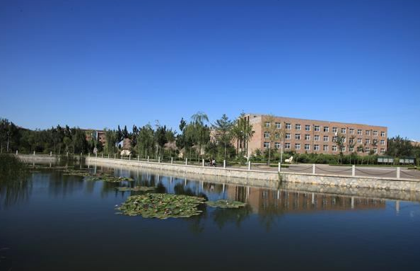 江西男生读卫校学什么好