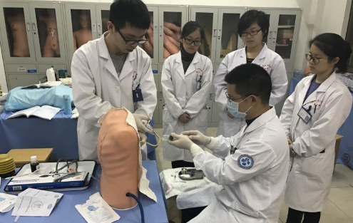 重庆卫校民办中专和公立中专那个好