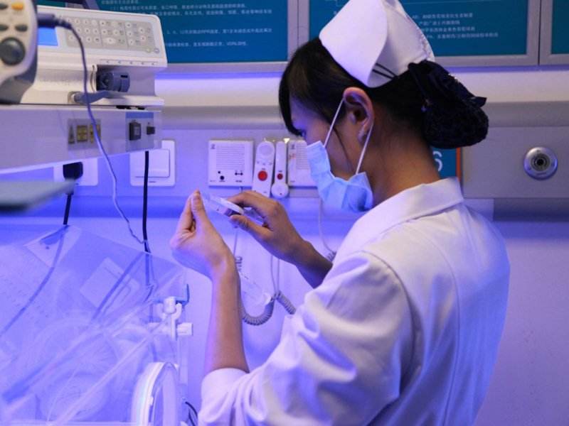 重庆女生读卫校学什么好呢