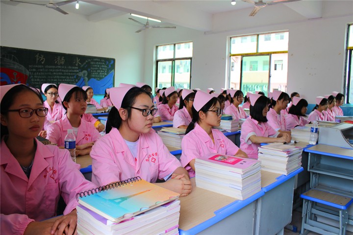 鹰潭卫生学校护理专业介绍