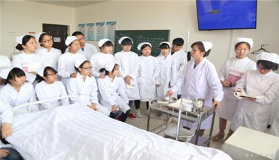 重庆高级护士专业学校
